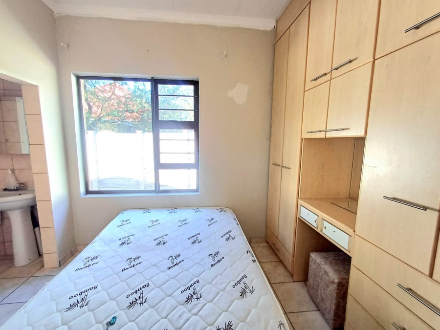 8 Bedroom Property for Sale in Noordhoek Free State